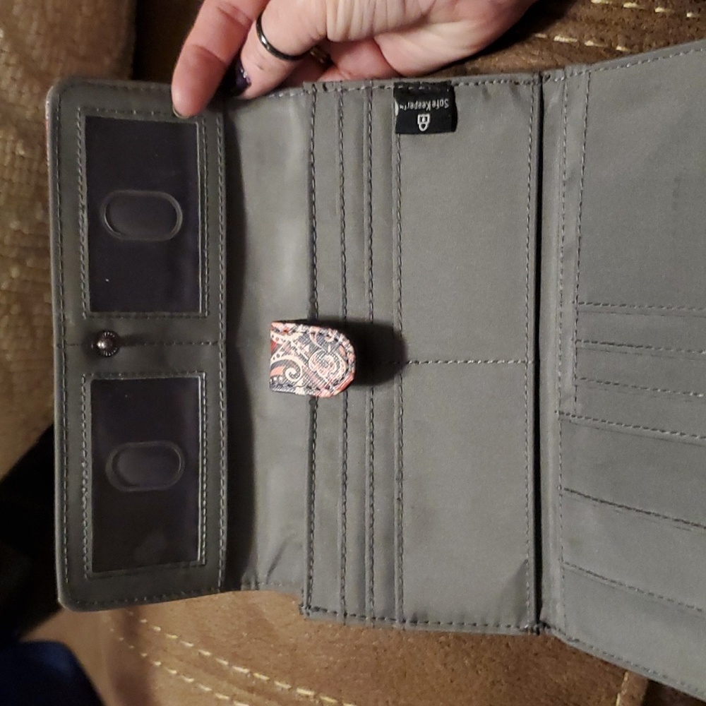 Wallet - Picture 5 of 9
